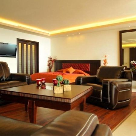 Hollywood Inn Boutique Hotel จูนิเย ภายนอก รูปภาพ