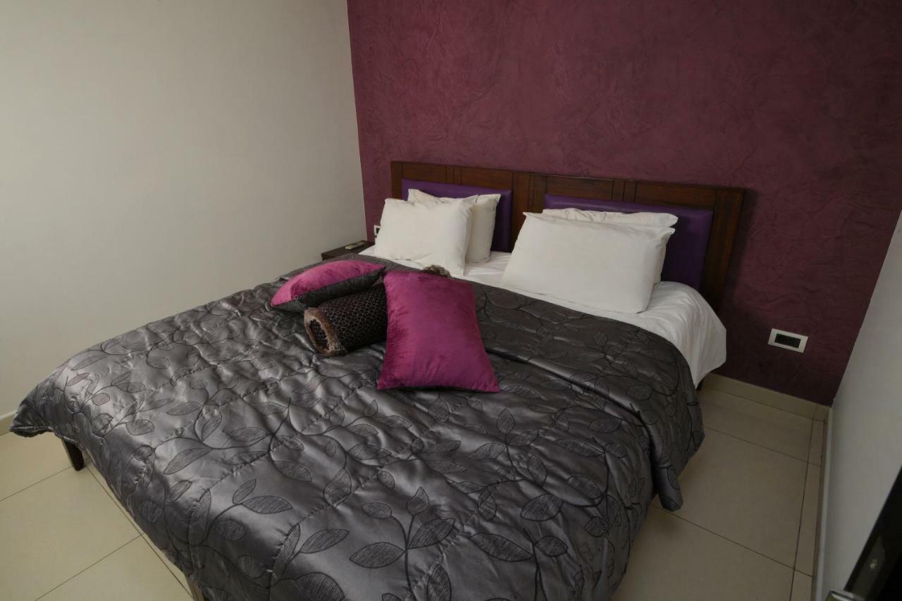 Hollywood Inn Boutique Hotel จูนิเย ภายนอก รูปภาพ