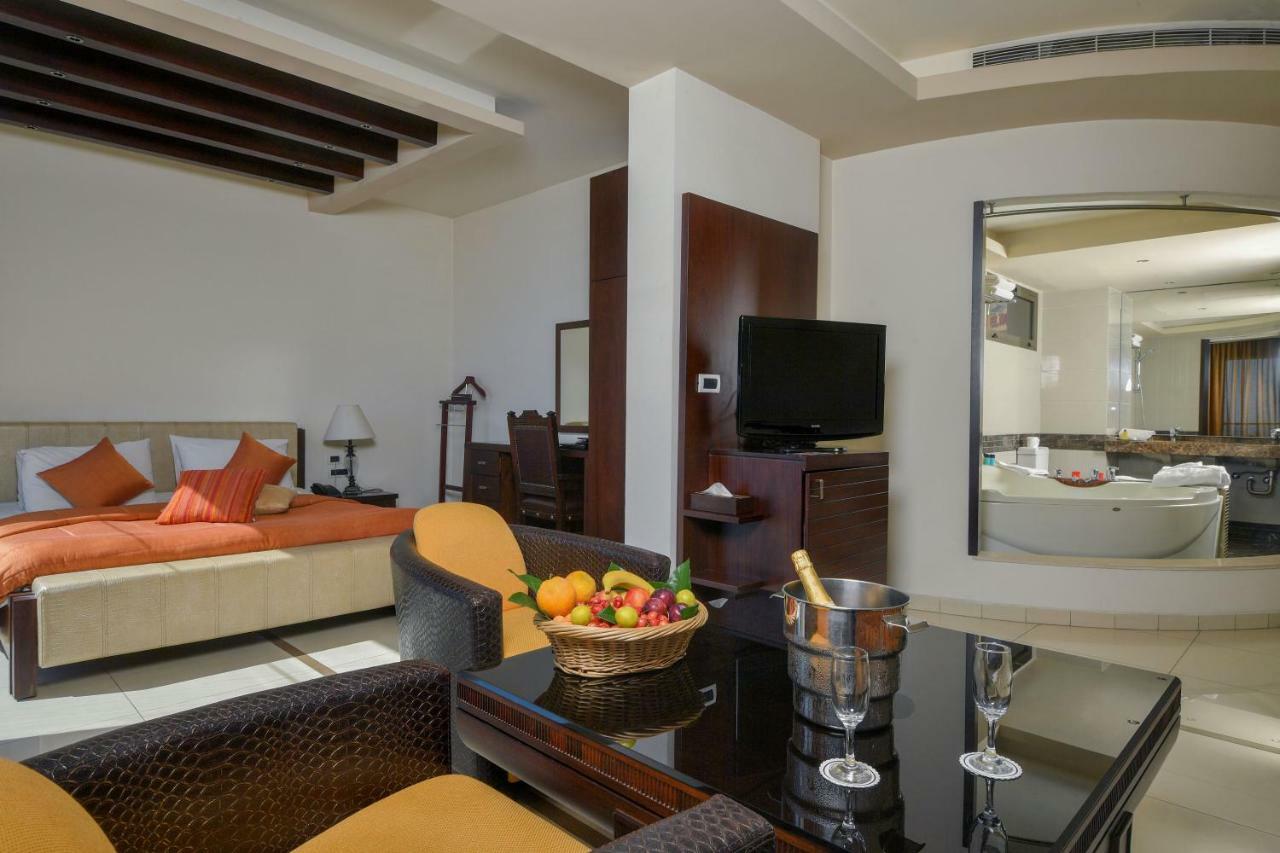 Hollywood Inn Boutique Hotel จูนิเย ภายนอก รูปภาพ