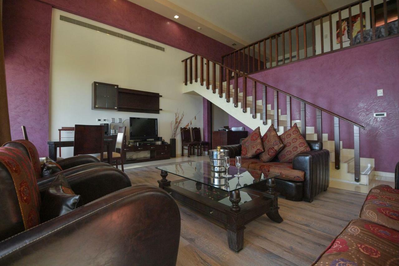 Hollywood Inn Boutique Hotel จูนิเย ภายนอก รูปภาพ