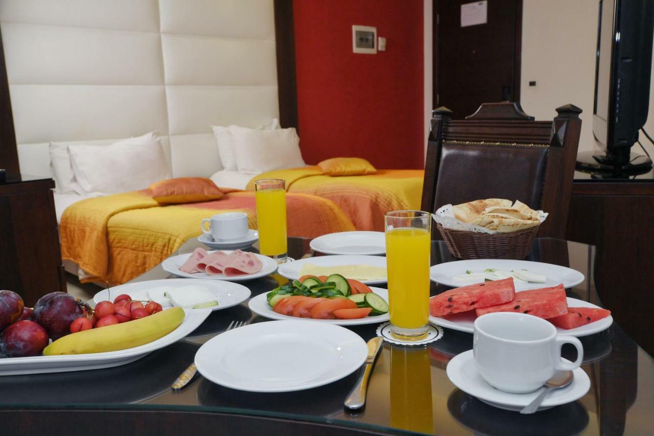 Hollywood Inn Boutique Hotel จูนิเย ภายนอก รูปภาพ
