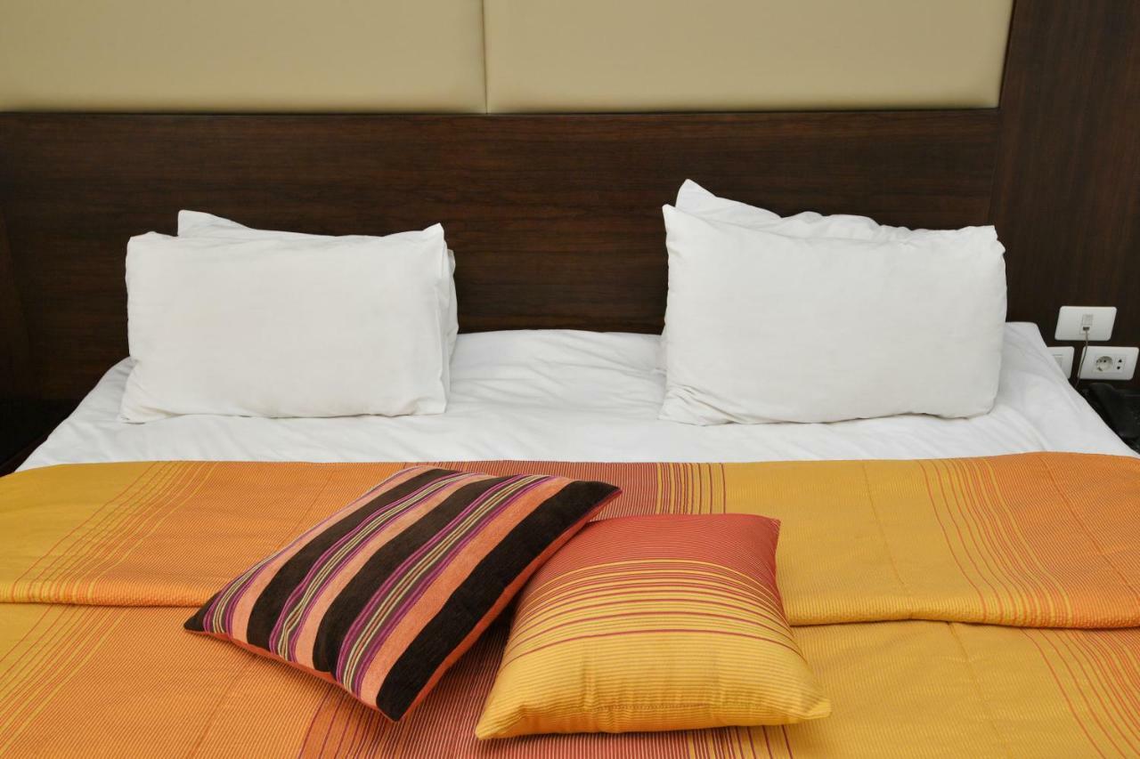 Hollywood Inn Boutique Hotel จูนิเย ภายนอก รูปภาพ